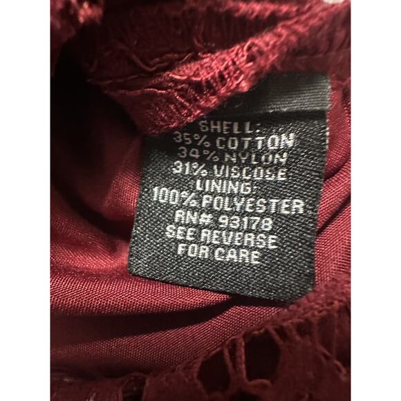 Premise Studio Women’s Small Burgundy Lace Sleeveless Top Scoop Neck Lined - Picture 3 of 8